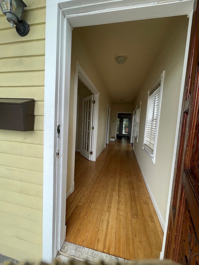 Photo - 844 Olivia St