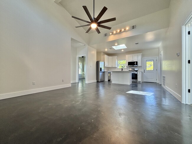 Photo - 329 Canyon Springs Dr