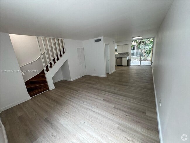 Building Photo - 6007 SW 69th St Unit 74 Rental