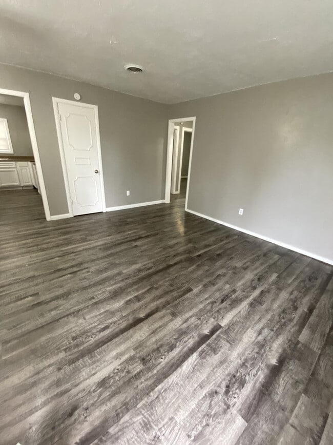 Photo - 1912 Overbrook Dr