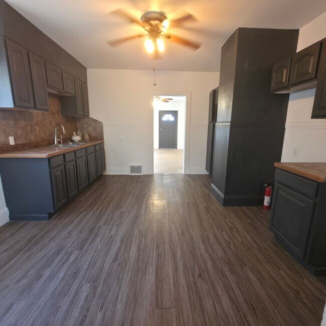 Photo - Single Family Home 4  beds 1 bath COMING S...