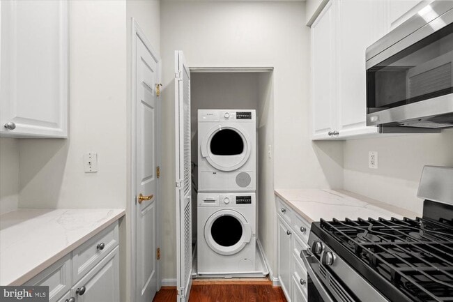 Photo - 5120 Donovan Dr Unit 308