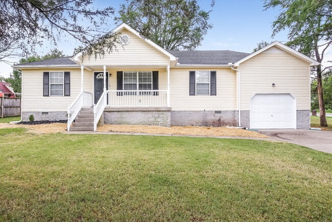 Building Photo - 300 Southlake Dr