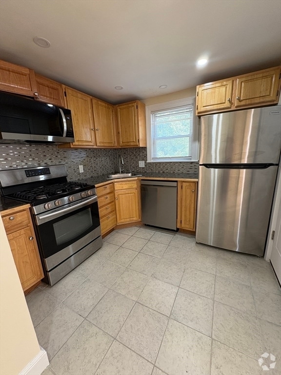 Building Photo - 84 Gladeside Terrace Rental
