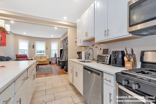 Photo - 228 Calumet St