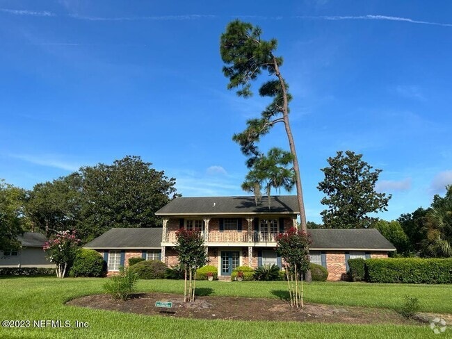 Building Photo - 7540 Hollyridge Rd Rental
