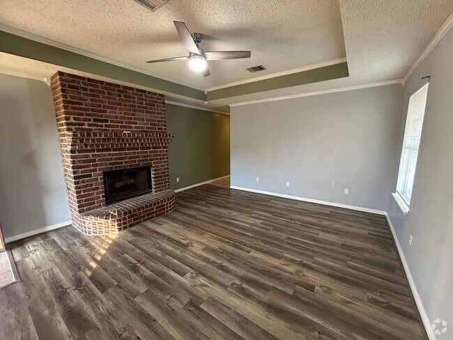 Building Photo - Midway ISD Duplex Rental