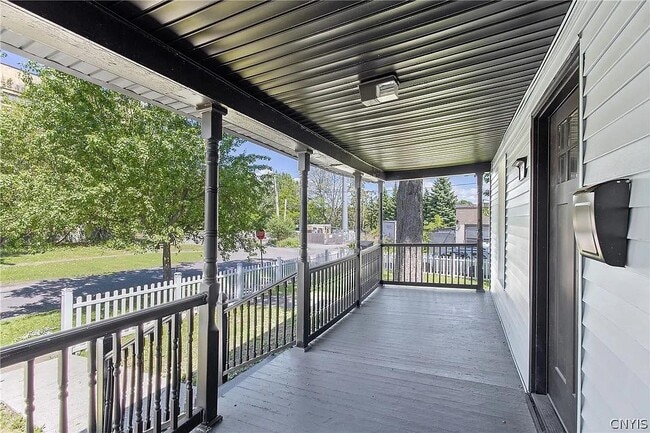 Photo - 203 Maple St