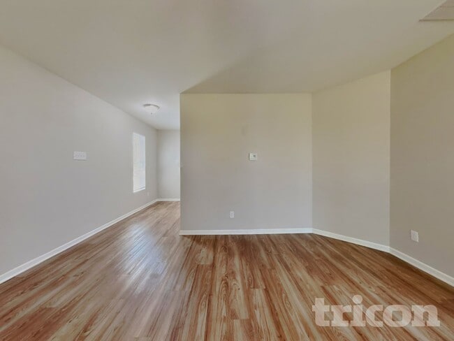 Photo - 855 Bitting Hall Cir