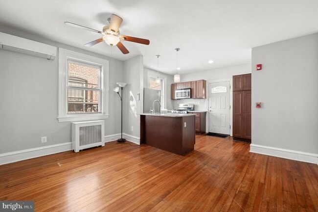 Building Photo - 836 W Lancaster Ave Rental