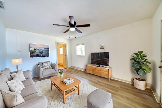 Photo - 1002 E Rio Grande St