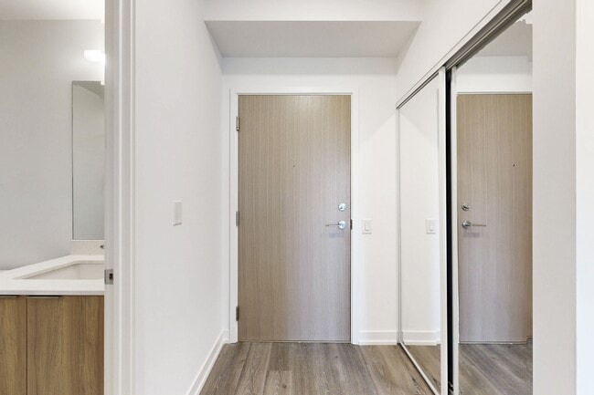 Photo - 395-395 Square One Dr