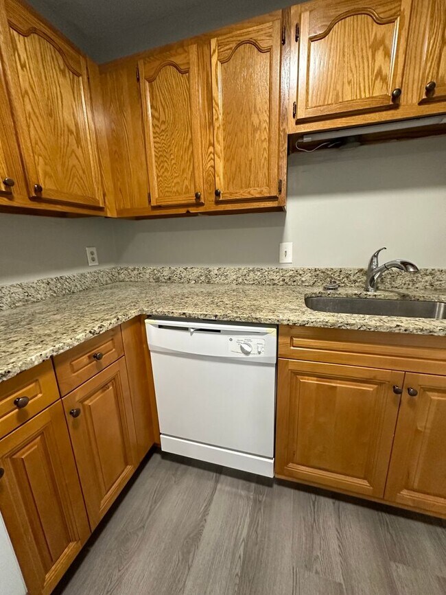 Photo - Lake Edward West-2bedroom 1.5 Bath townhome