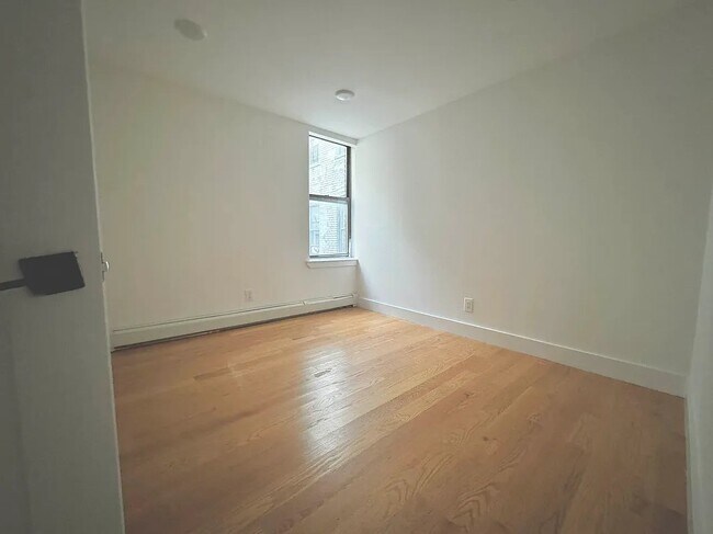 Photo - 90 E 18th St Unit 4B