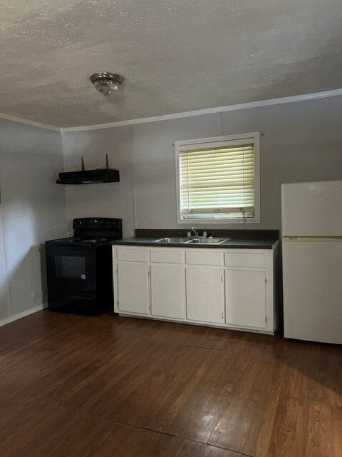 Photo - 106 S Bennett St