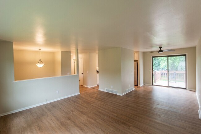 Photo - 451 Bonnie Rd