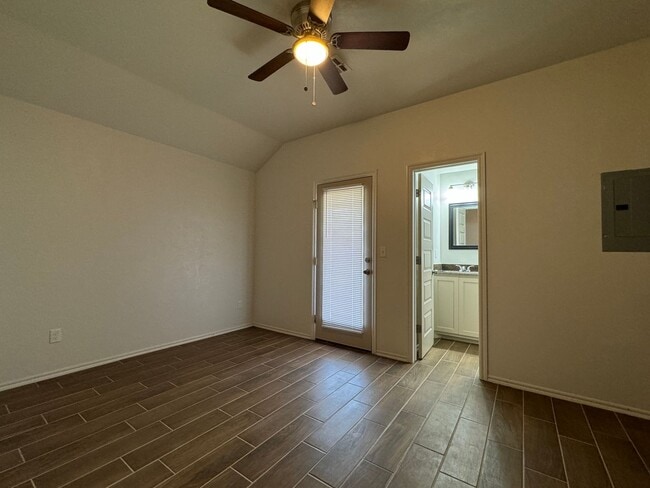 Photo - 1305 SW Pennsylvania Ave Unit 1305 SW Pennsylvania Apt B