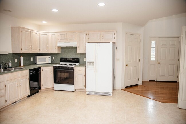 Photo - 32 Gantz Meadows