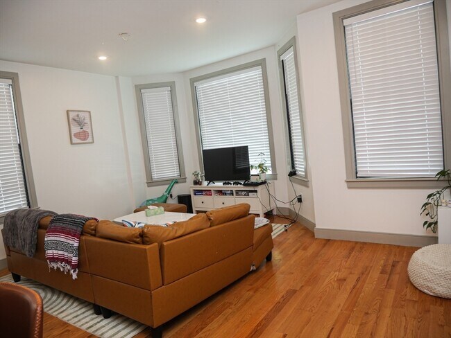 Photo - 15 Maywood St Unit 1