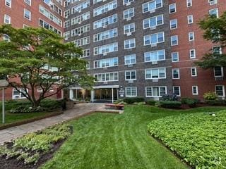 Building Photo - 164-20 Highland Ave Unit 4V Rental