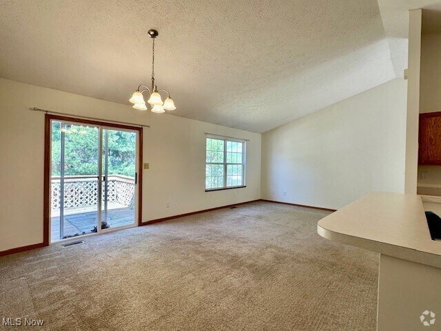 Building Photo - 142 Gaylord Dr Rental