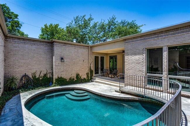 Photo - 3231 Tarryhollow Dr
