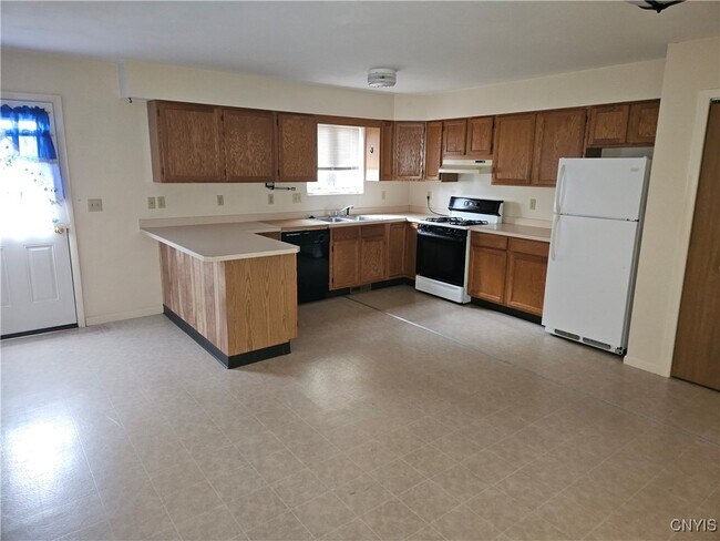 Photo - 290 Duer St