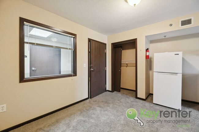 Photo - S Douglas Ave Complex Unidad 108