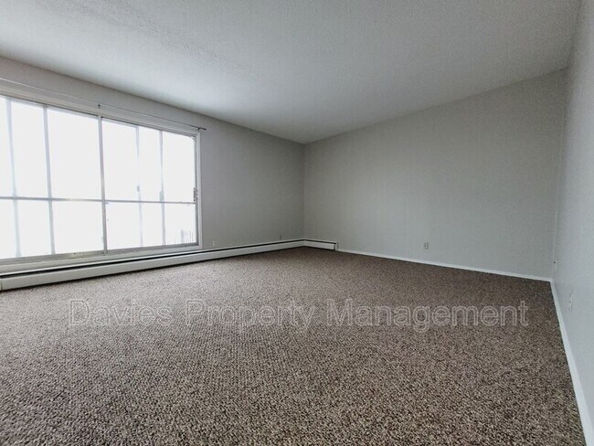 Photo - 10140-10156 156 St NW Unit Christina Manor