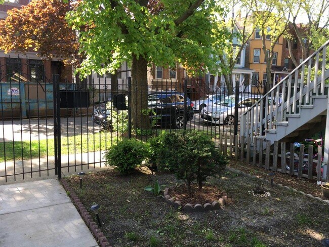 Photo - 3421 N Bell Ave Unidad 2