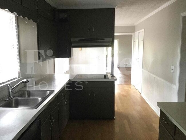 Photo - 965 Sugar Creek Dr SE