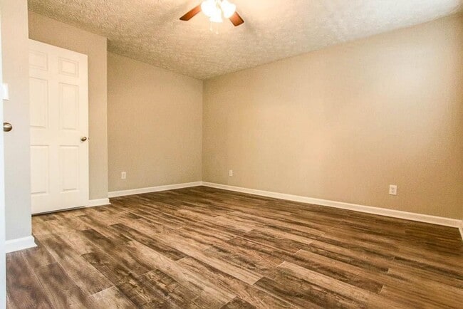 Photo - 2745 Highland Ridge NW