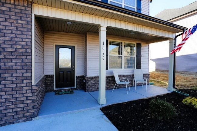 Photo - 1076 Black Oak Cir