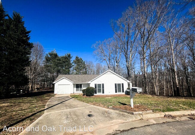 3 br, 2 bath House - 6400 Chamblee Ct - 3 br, 2 bath House - 6400 Chamblee Ct