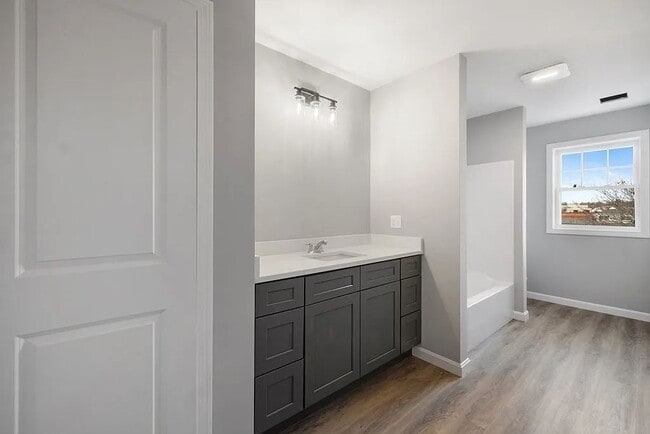 Photo - 550 Spring St Unit 4