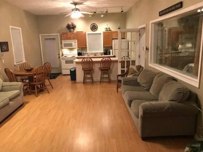 Photo - 390 Main St Unidad 1