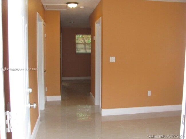 Photo - 311 NE 57th St Unit 313