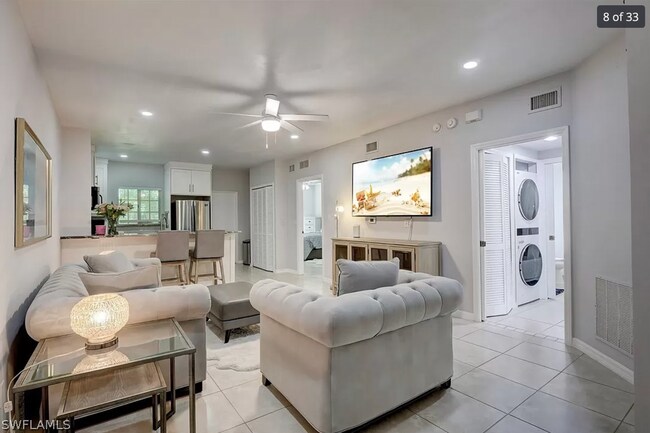 living room - 8407 Bernwood Cove Loop Unit 511