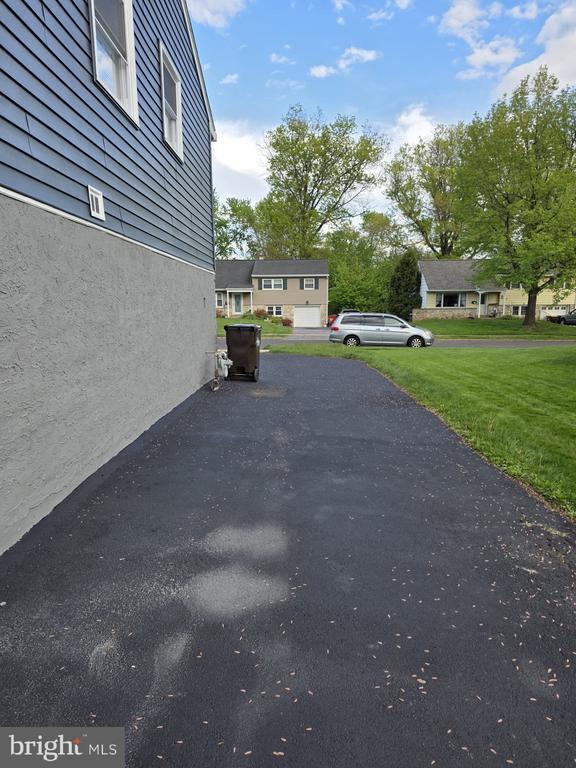 Building Photo - 217 Cherry Ln