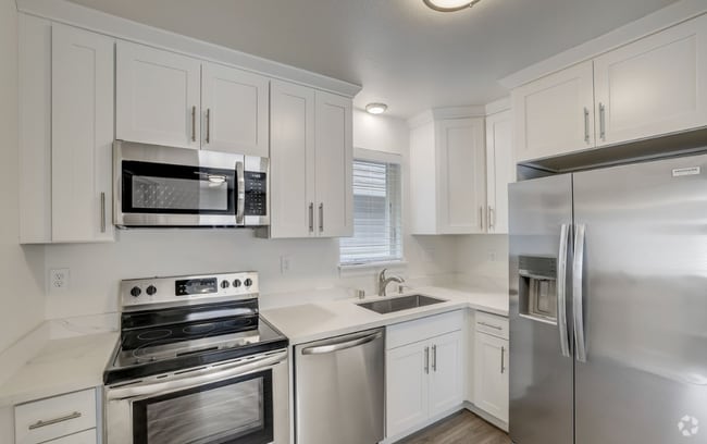Building Photo - 1112 S 8th St Unit B Rental