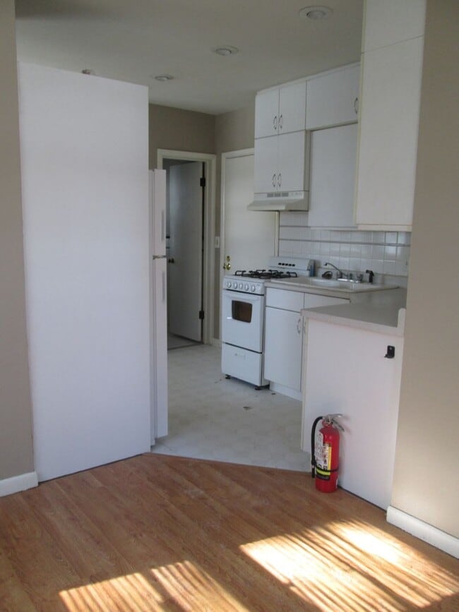 Photo - 2BR 2bath home close to downtown Iowa City, available August 1, 2023!