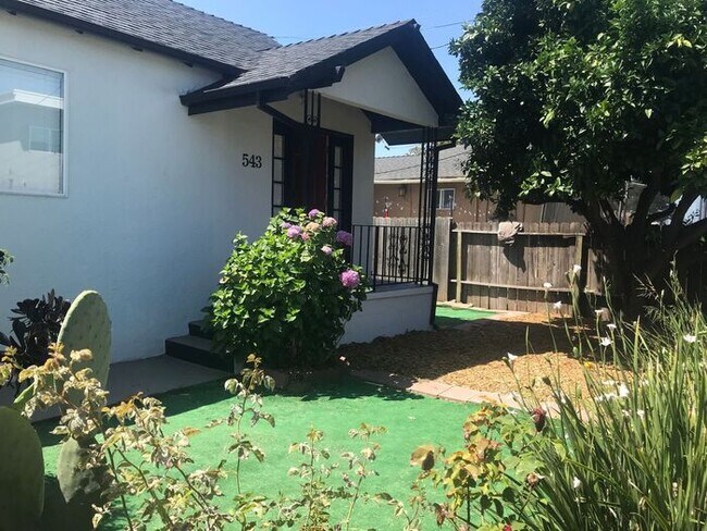 Charming 2 bedroom 1 bath home - Charming 2 bedroom 1 bath home
