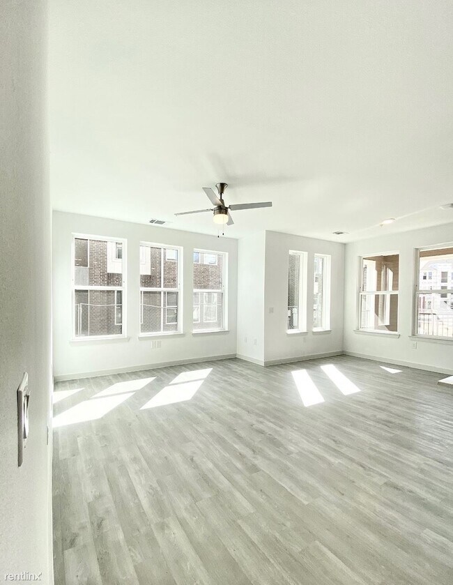 Photo - 1 br, 1 bath Condo - 10748 E Crystal Falls...