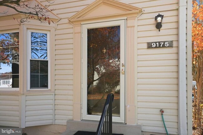 Building Photo - 9175 Broken Oak Pl