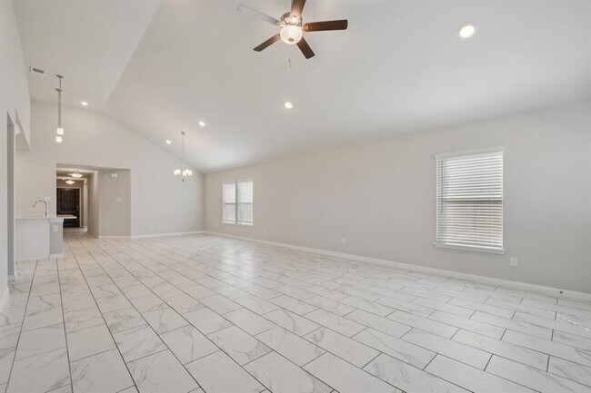 Photo - 112 Comet Pointe Dr