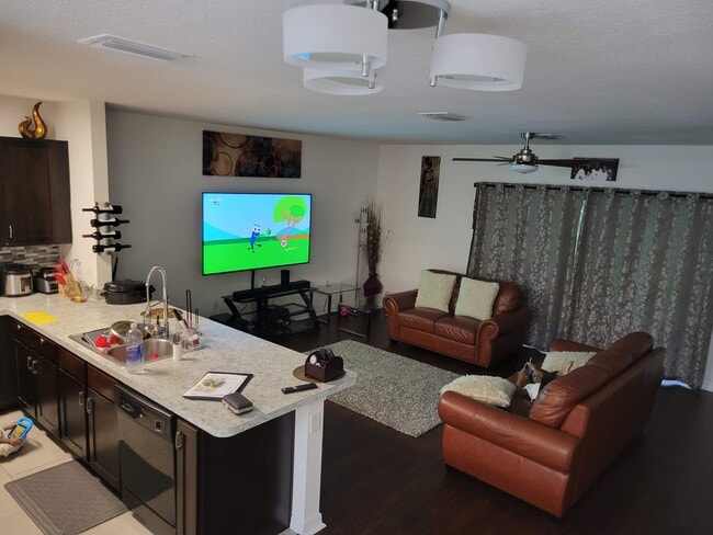 Sala de estar - 9710 Hound Chase Dr