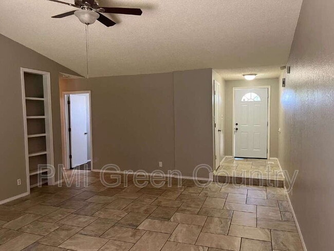 Photo - 900 W Norman St