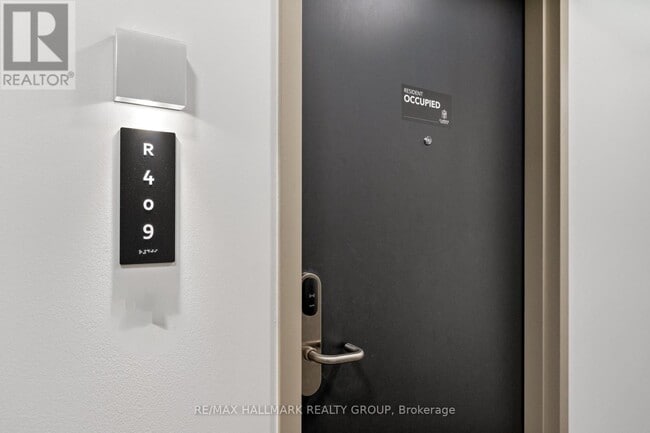 Photo - 180 George St Unité 409