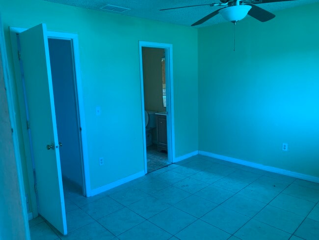 Photo - 7121 Burnsville St