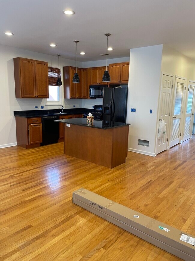 Photo - 4165 S Ellis Ave Unit 2N